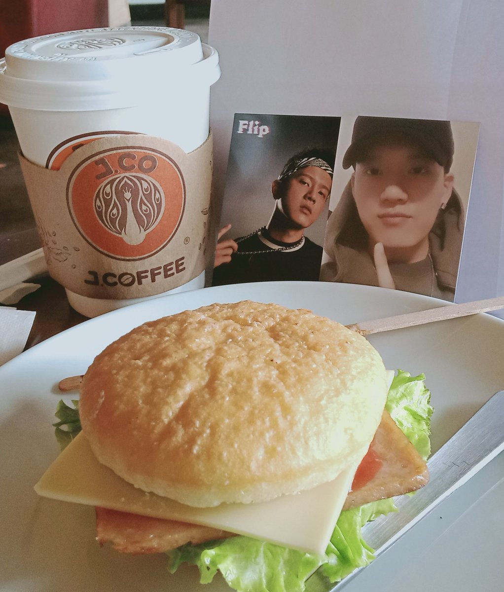 mheANNyeong's tweet photo. Happiest Birthday Peniel .
Miss ko na talaga ang mga Pa Birthday Gath ng Melodies.  #happypenielday #ITS_Peniel_Day @PenielShin #BTOB #PENIEL #SHINing_PENIEL_DAY 🎉🎈🎁🎂#HBDPeniel https://t.co/f0jw466sFs