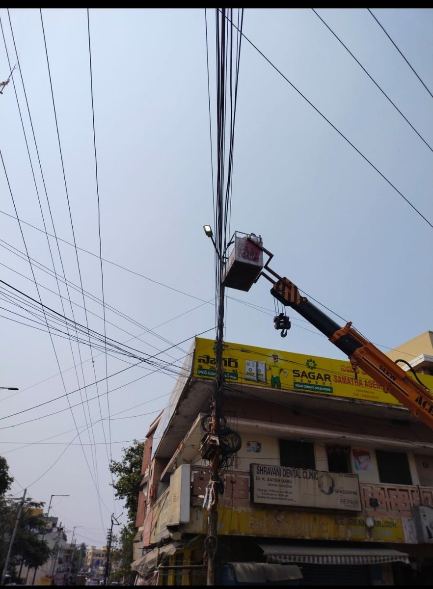 EE_ELECTRIC_LBZ's tweet photo. @saikanth_9999 @SStreetlight @saroornagar_dc @GHMCOnline Sir complaint rectified https://t.co/kqx8u1BLFV