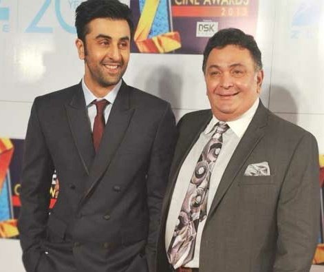 Rk_is_unique's tweet photo. #RanbirKapoor  is not afraid to go against the "hero" image... He always wanted to be an actor but he told his mother that he would not wear a twisted cap on his head and have  40 dancers suddenly appear behind him . He wanted different career graph ......

Rishi Kapoor https://t.co/skhNoZnplD