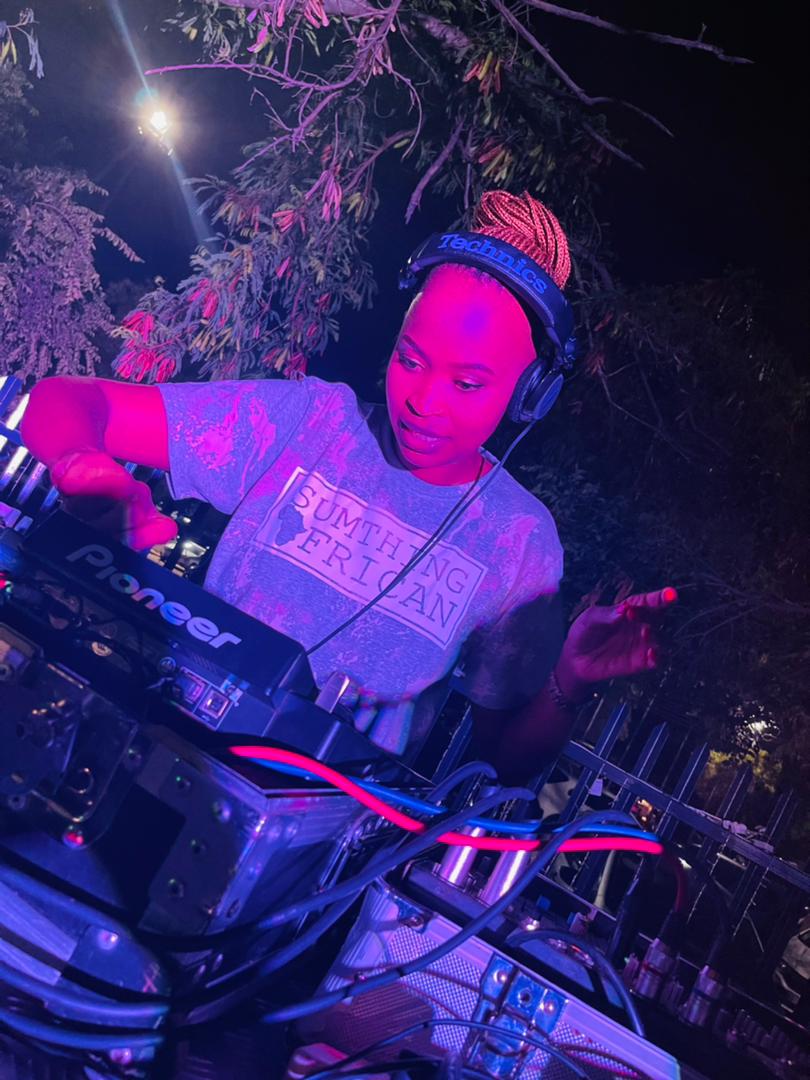 AfricanSumthing's tweet photo. ENCOURAGE yourself rather
Than discouraging yourself 

#Dj Cedeea BW 🎶🎧
#AuthenticDrip 🖤 https://t.co/WEOSxBMrX4