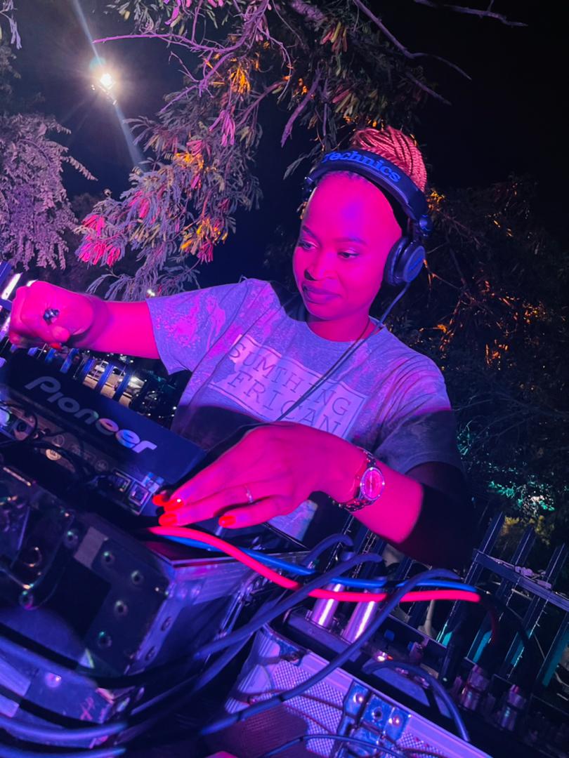 AfricanSumthing's tweet photo. ENCOURAGE yourself rather
Than discouraging yourself 

#Dj Cedeea BW 🎶🎧
#AuthenticDrip 🖤 https://t.co/WEOSxBMrX4