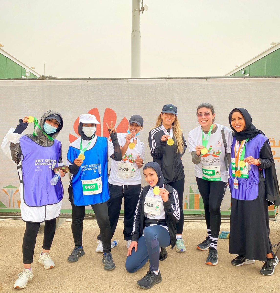 ksu_movement's tweet photo. جانب من مشاركة ابطال فريق المبادرة في مارثون الرياض الاول بالمملكة-سباق ال١٠ كيلو 🏅👏🏼👏🏼👏🏼 سعدنا بلقاء فريق عدائين 
اديداس النسائي💜🏃🏻‍♀️
.
#KSU_Movement #justkeepmoving #sustanability #Active4STG #HealthyActiveCommunity https://t.co/JRdhGfUEUO