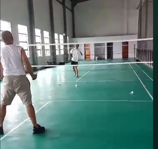 Colt00_'s tweet photo. @rogin03 @Igotawizz Badminton https://t.co/YstUaNxe0h