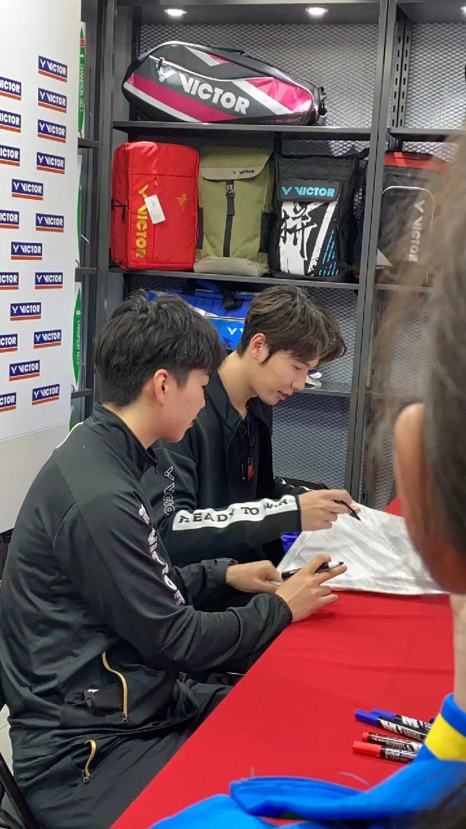 BadmintonTour's tweet photo. Bronze Medalist #WBC2019 Li yinhui & Gold Medalist #WBC2018 Li Junhui https://t.co/F7ekCgEj2p