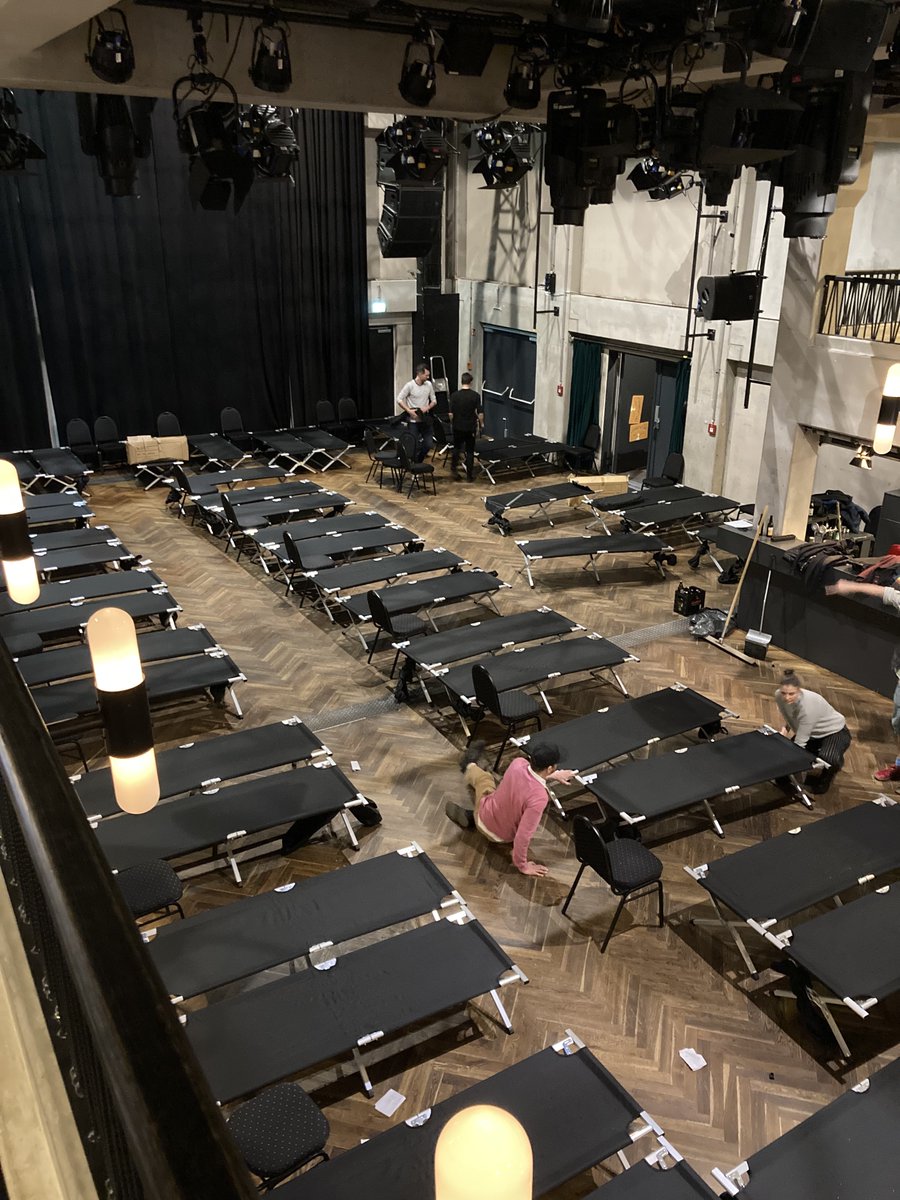 Wir benötigen Kissen, Decken und Handtücher für 90 Personen, die in der Nacht auf dem Holzmarkt untergekommen sind. Jetzt! Abgabe Holzmarktstr 25, 10243 Berlin am Empfang (gelbe Tür). 
Bitte keine anderen Sachspenden. 
Nur Decken, Handtücher, Kissen.🙏🙏🙏