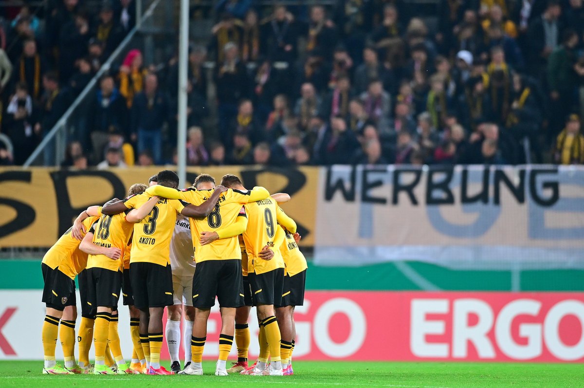 fcstpauli's tweet image. #Schultz zum Gegner: "Sie haben in Bremen ein richtig gutes Spiel hingelegt und durch #Knipping wieder an Stabilität gewonnen. Sie haben ordentlich Power in der Mannschaft. Es wird eine Hammeraufgabe für uns in dem Hexenkessel."

#fcsp | #sgdfcsp