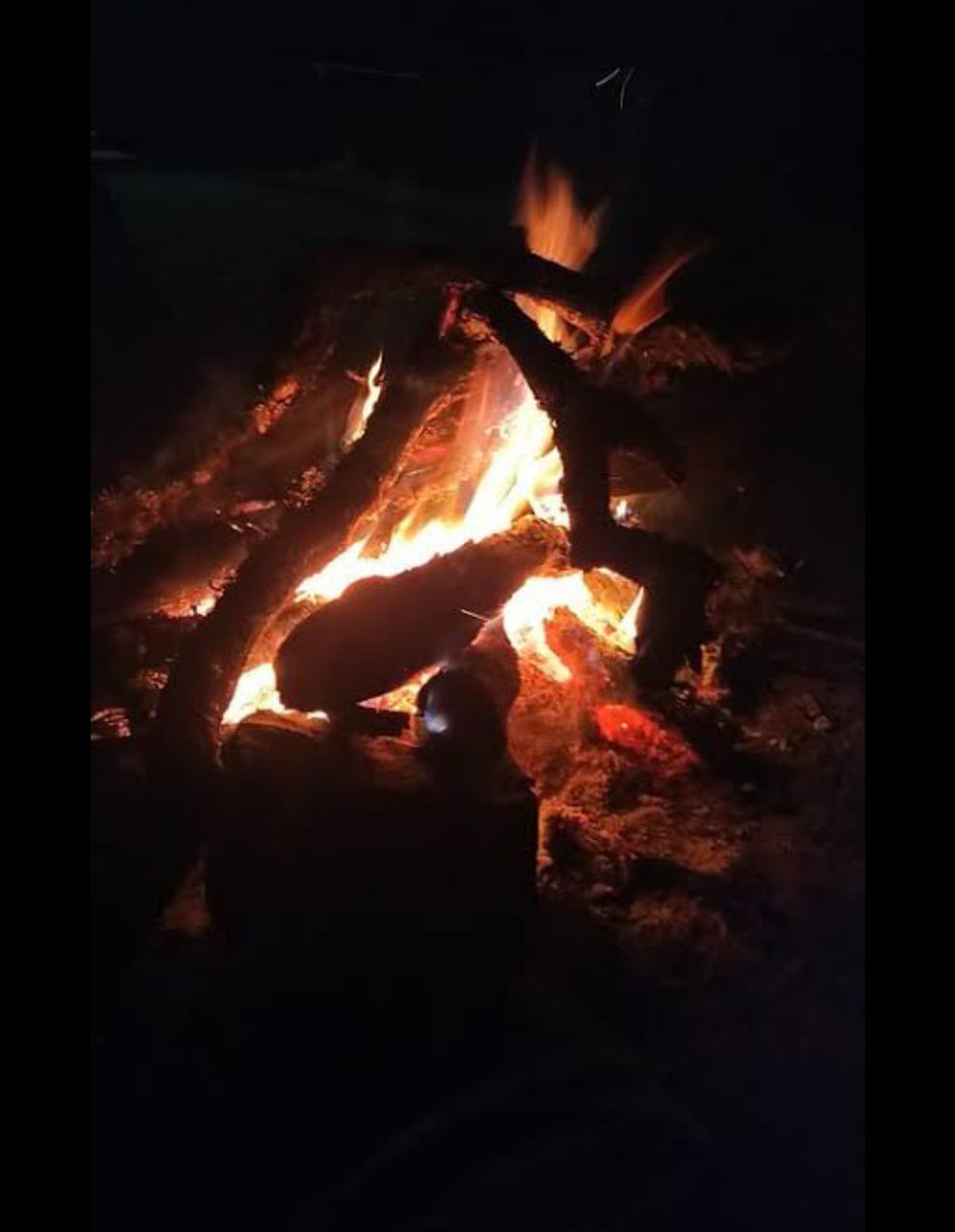 Ben_benizi's tweet photo. About last night😁
Let it burn 🔥🔥🔥🔥
#EntalataLaikipiaCamp

@matagarochris
@SekiBrenda
@dee_key1
@raccemaurice
@sedric_muholo
@kasoo_melisian
@entalatacamp
@onchthereal
@ShankiAustine
@BabaNatalie6 https://t.co/pOmpmBvRI4