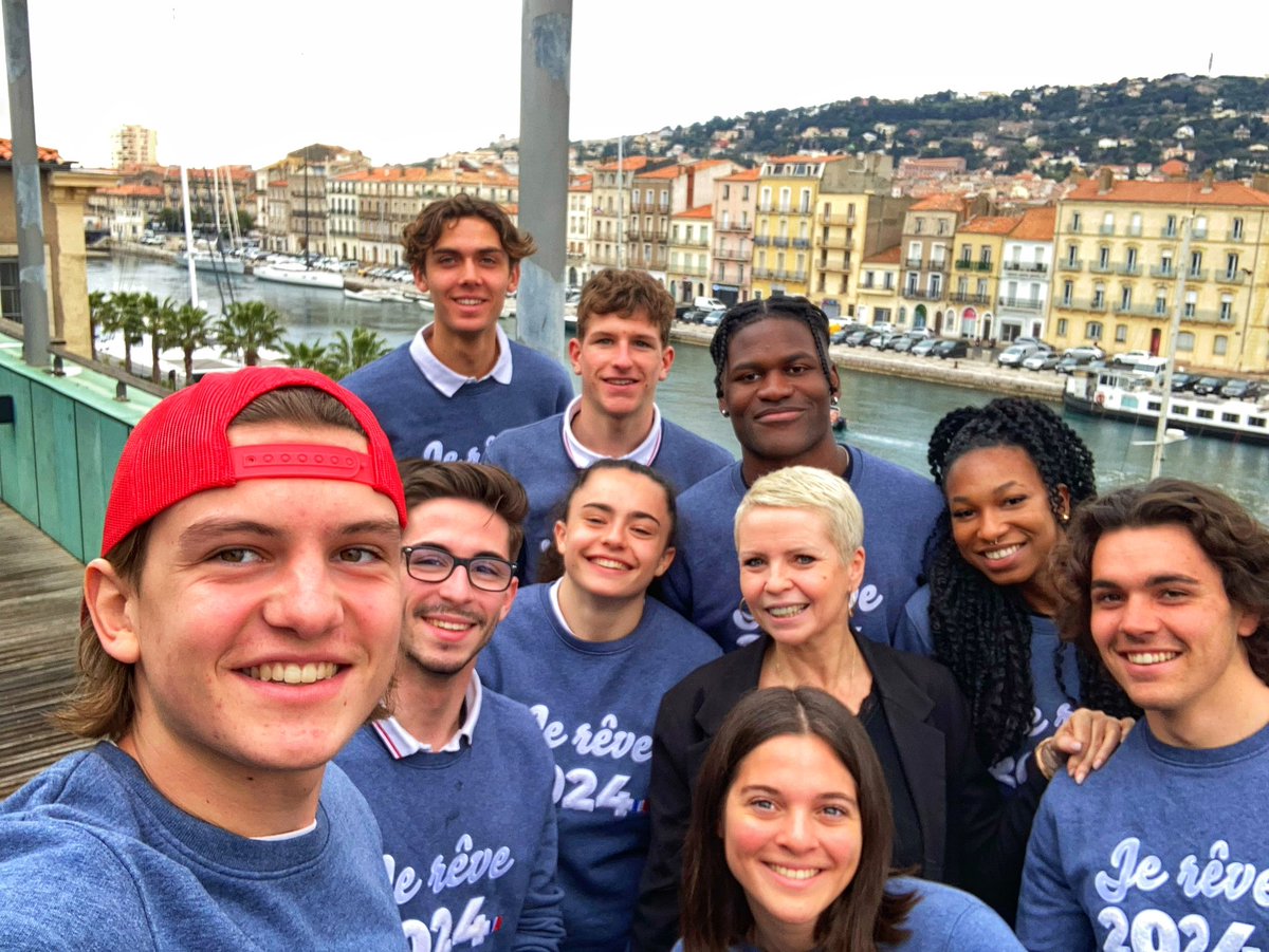 EnzoGiorgi4's tweet photo. Retour en image sur une super journĂ©e avec la @BanquePopSud ou nous avons pu profiter de lâintervention de @carolinangelini ! Une journĂ©e au top !đ„
#BPSUD
#Paraescrime
#paris2024
#ENSEMBLEVERSPARIS https://t.co/XqLdrYFRcq