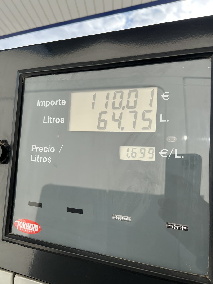 a_gallardo3's tweet photo. Hijos de puta @PSOE https://t.co/QjZgbzYy5t