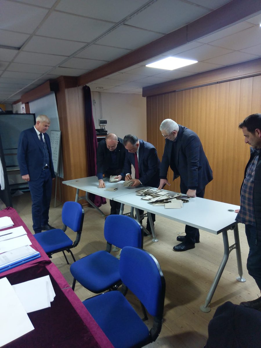 Bozuyuk_TKK's tweet photo. 119 Sayılı Bozüyük Tarım Kredi Kooperatifi olarak 2022 Yılı Genel Kurulumuzu gerçekle��tirdik. Katılımlarından dolayı tüm ortaklarımıza teşekkür ederiz. Yönetim Kurulu ve Denetim Kurulumuza çalışmalarında başarılar dileriz. https://t.co/3CLipbqSoZ