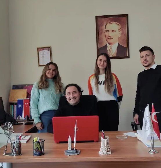 Öğrencilerimiz Ebru, Duygu ve Berkcan, Tekgıda-İş Sendikası'nın Prof. Dr. Alpaslan Işıklı anısına düzenlediği makale yarışmasına Doç. Dr. Ayhan Görmüş danışmanlığında hazırladıkları çalışmaları ile başvurmuşlardır. Kendilerine emekleri için teşekkür eder, başarılar dileriz.