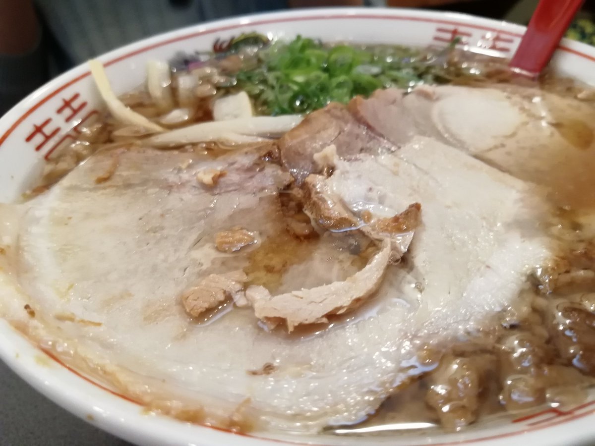 balletnekoko's tweet photo. @onomichi_nyamon 懐かしい！中華そばを食べて、その後この辺りを散歩して.....景色は最高! https://t.co/dK0lAfkGKZ