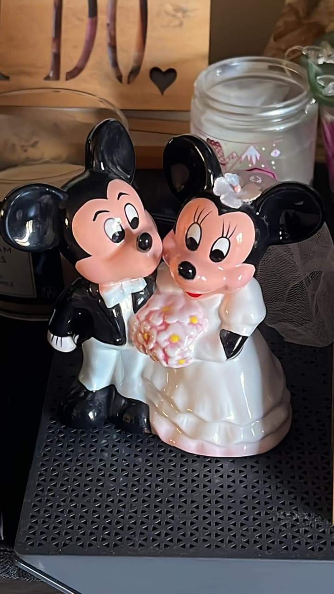 Lamo_chica's tweet photo. #mickey_mouse 🖤❤ https://t.co/l7iXUXc18q
