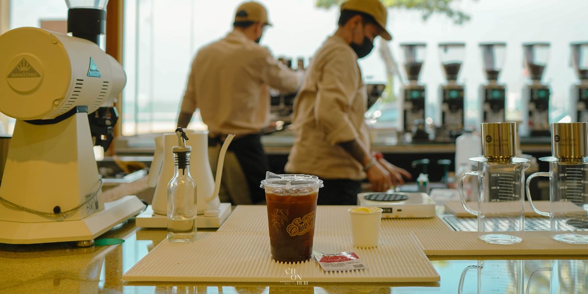 Reasonswhy2021's tweet photo. Sunset Coffee Roaster ร้านกาแฟใหม่ริมหาดพัทยา
ปังสุดไรสุดคุณแม๊ Mood ดี มีความไมอามี่มากก ถูกใจคอกาแฟแน่นอน เพราะเมล็ดเยอะ เมนูเพียบ ขอกระซิบว่า Dirty ละมุนมากค้าา~ @Kin24hrs @aroii @CafeStoryTH 
#รีวิวคาเฟ่ #อร่อยบอกต่อ #คาเฟ่พัทยา https://t.co/GwjUCZ4NZa