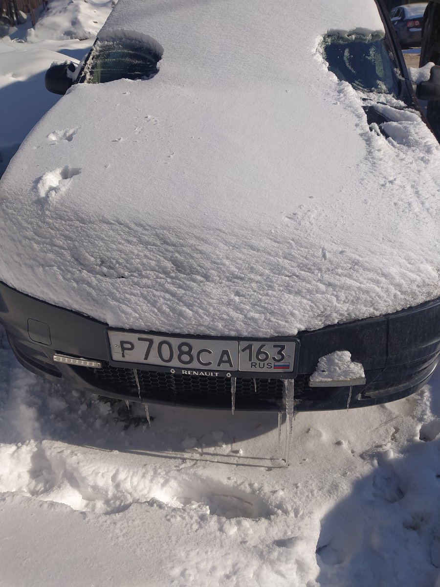1d9e7v6's tweet photo. @gibddsamara помогите найти владелцев авто. Они мешают проезду спецтехники во двор Черемшанская 158.Пятый день @ecostr_ru не может вывезти мусор. Сегодня камазы с погрузчиком не смогли провести работы по вывозу снега. https://t.co/30VK9y8LuC