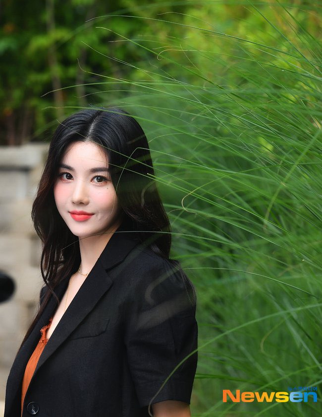 ESPER OUT NOW 
#둥근달이_뜨면_찾아올_은비의_에스퍼
#KWONEUNBI_ESPER