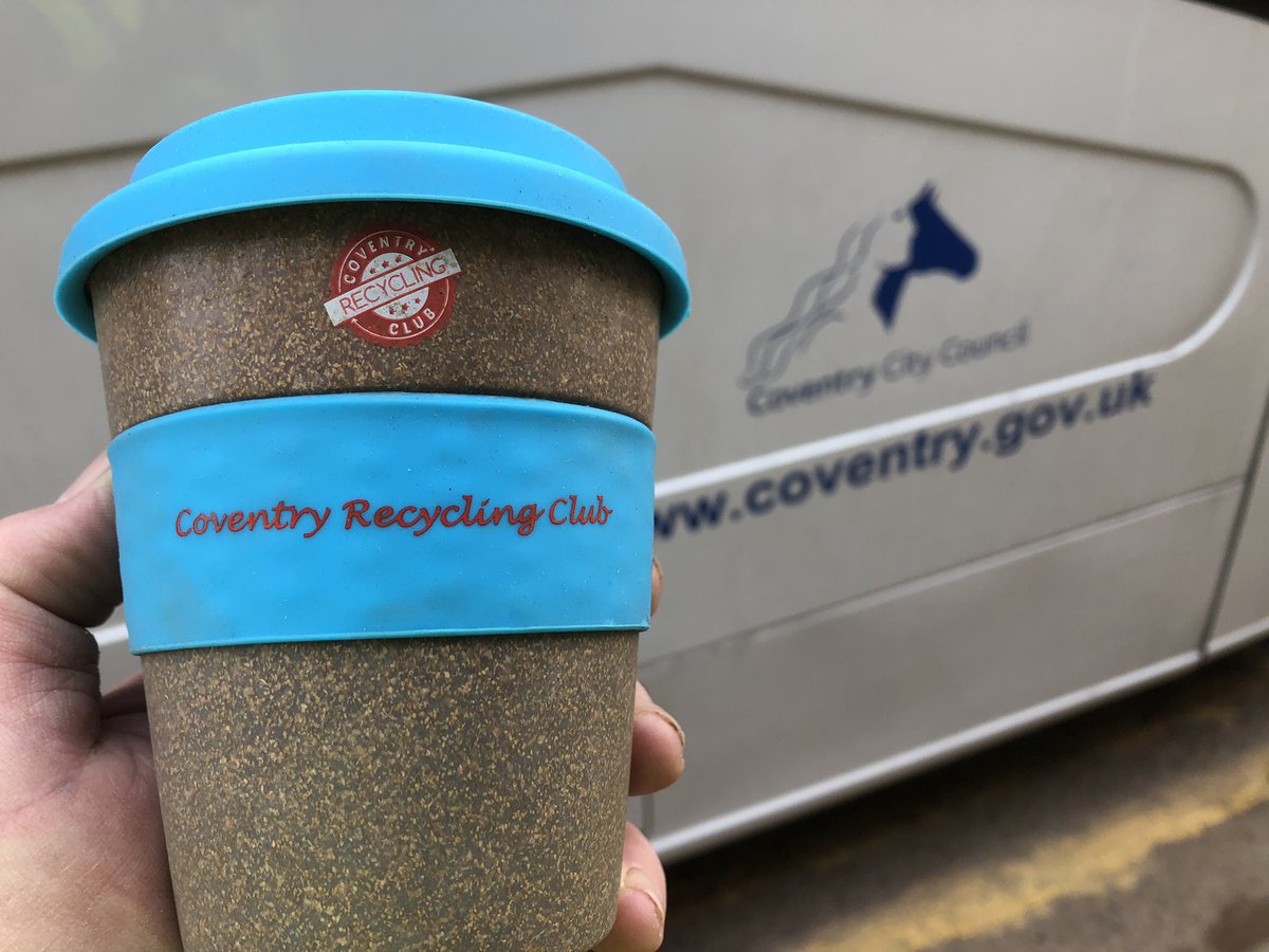 CovRecycleClub's tweet photo. A donation of boxes of travel mugs donated to #Ukraine️ appeal this morning from @CovRecycleClub To see what is needed and how you can donate see: https://t.co/fXH3CQshZ9 https://t.co/ksN51E5yu2