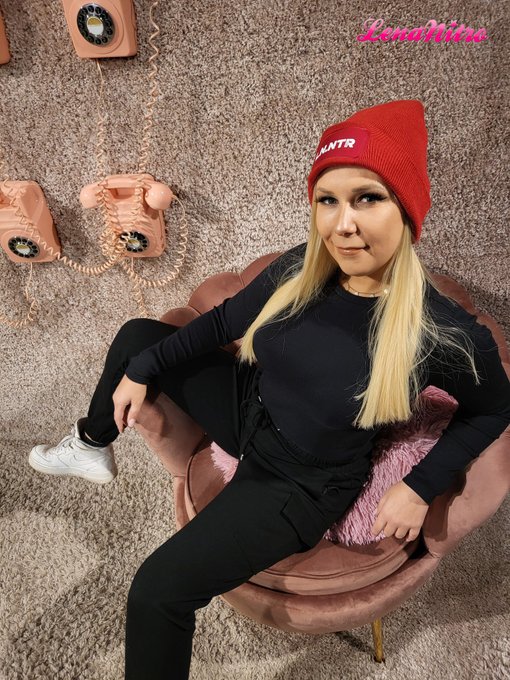 Good Morning und einen sch&ouml;nen "kleinen Freitag" 😘 https://t.co/akh4ij0t5Y