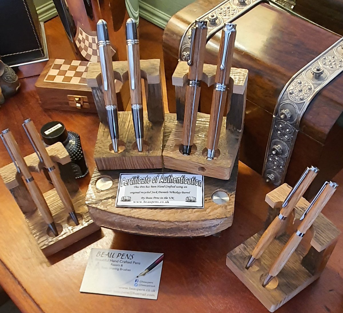 beaupensuk's tweet photo. Handmade out of a recycled Jack Daniels whisky Barrel  turned it into some Handmade Pens,  some are Fountain Pens and Ballpoint they are all refillable and all Handcrafted by ourselves- Beau Pens  in our Lancashire workshop  https://t.co/m1gYtliSEE https://t.co/HIau80O4Uc