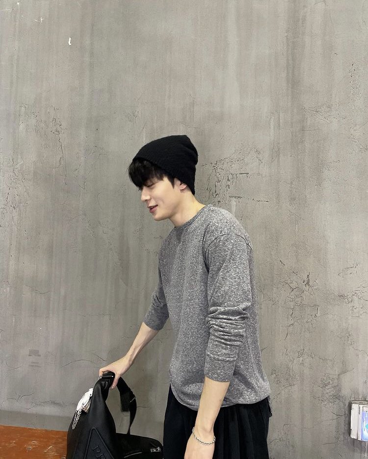 02zlovre's tweet photo. jaehyun is so hot for this https://t.co/mFT7mYvvCJ