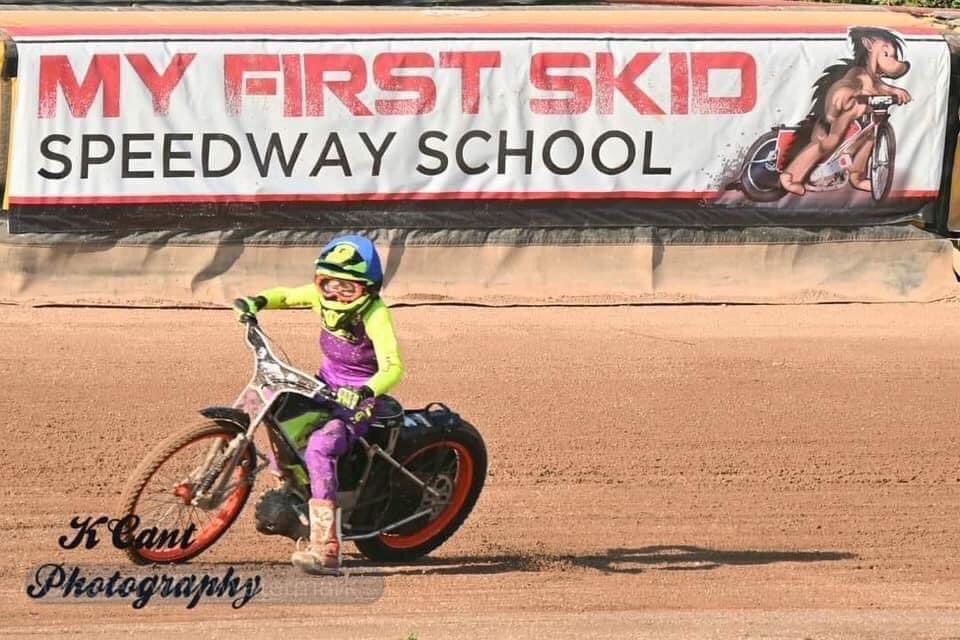 Back on track tonight at <a href="/smallbrookstad/">Smallbrook Stadium</a> for another action packed speedway school staring the youth, 500cc riders and sidecars. 

On track from 6.15pm and if you are coming to watch wrap up warm.