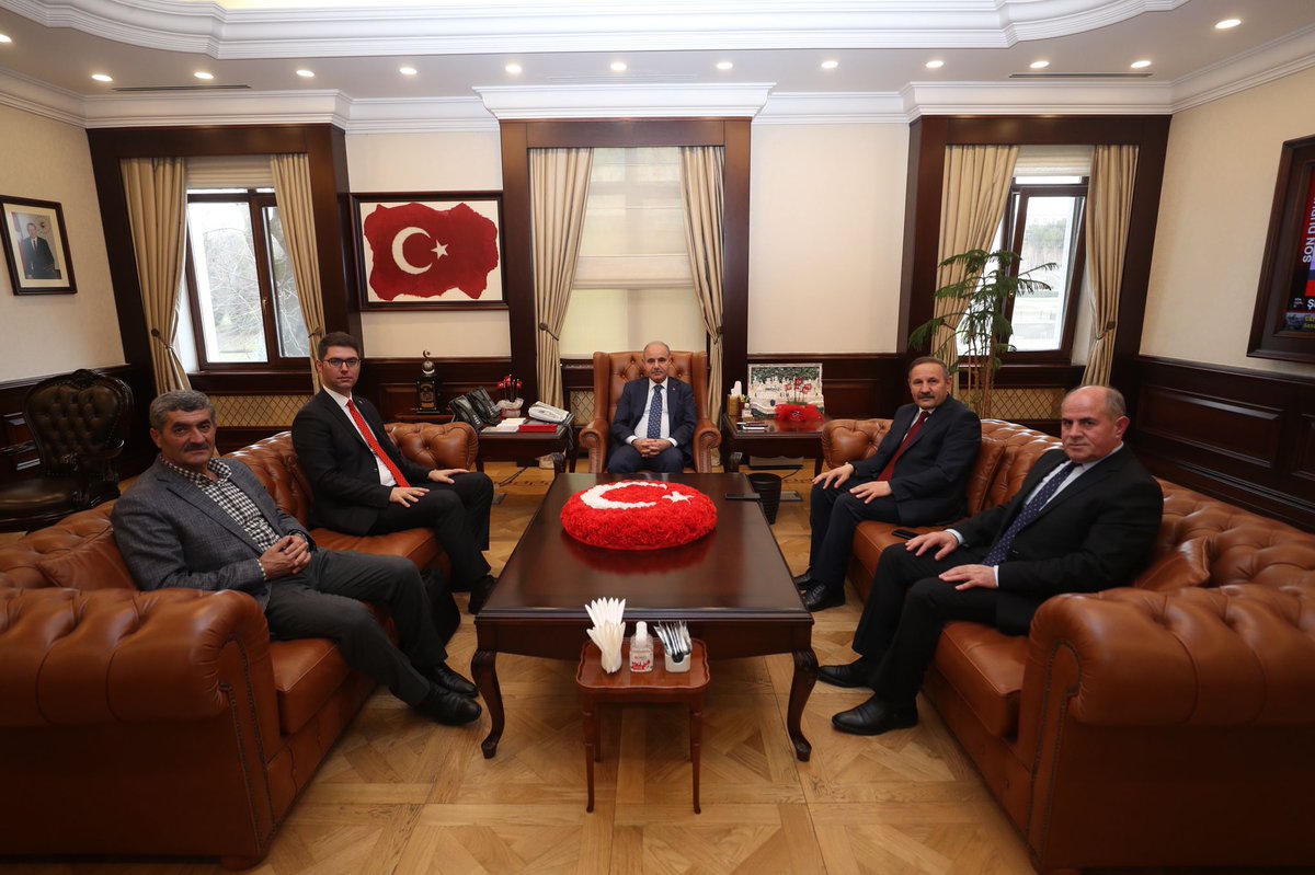 AskaleKaymkmlg's tweet photo. Emniyet Genel Müdürü-Vali  Sn Mehmet AKTAŞ'ı ziyaret edip İlçe Emniyet Müdürlüğü hizmet binası ve Emniyet Lojmanları hakkında taleplerimizi ilettik. Genel Müdürümüze kabullerinden dolayı teşekkür ediyor saygılarımızı arz ederiz.
@karaloglu_murat  @AhmetYaptrm 
#Askale https://t.co/bNCZeyAO1o