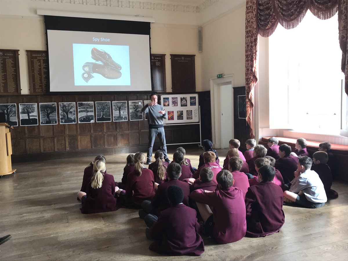 AshfoldEnglish's tweet photo. Thanks @SteveColeBooks for kicking off Book/Science Week  on Monday with a brilliant visit, talking to the pupils about how space, technology, environmentalism and other science-y topics can be a great inspiration for stories!

#wearecreative #weareinspired #weareAshfold https://t.co/uC7G9VVrAX