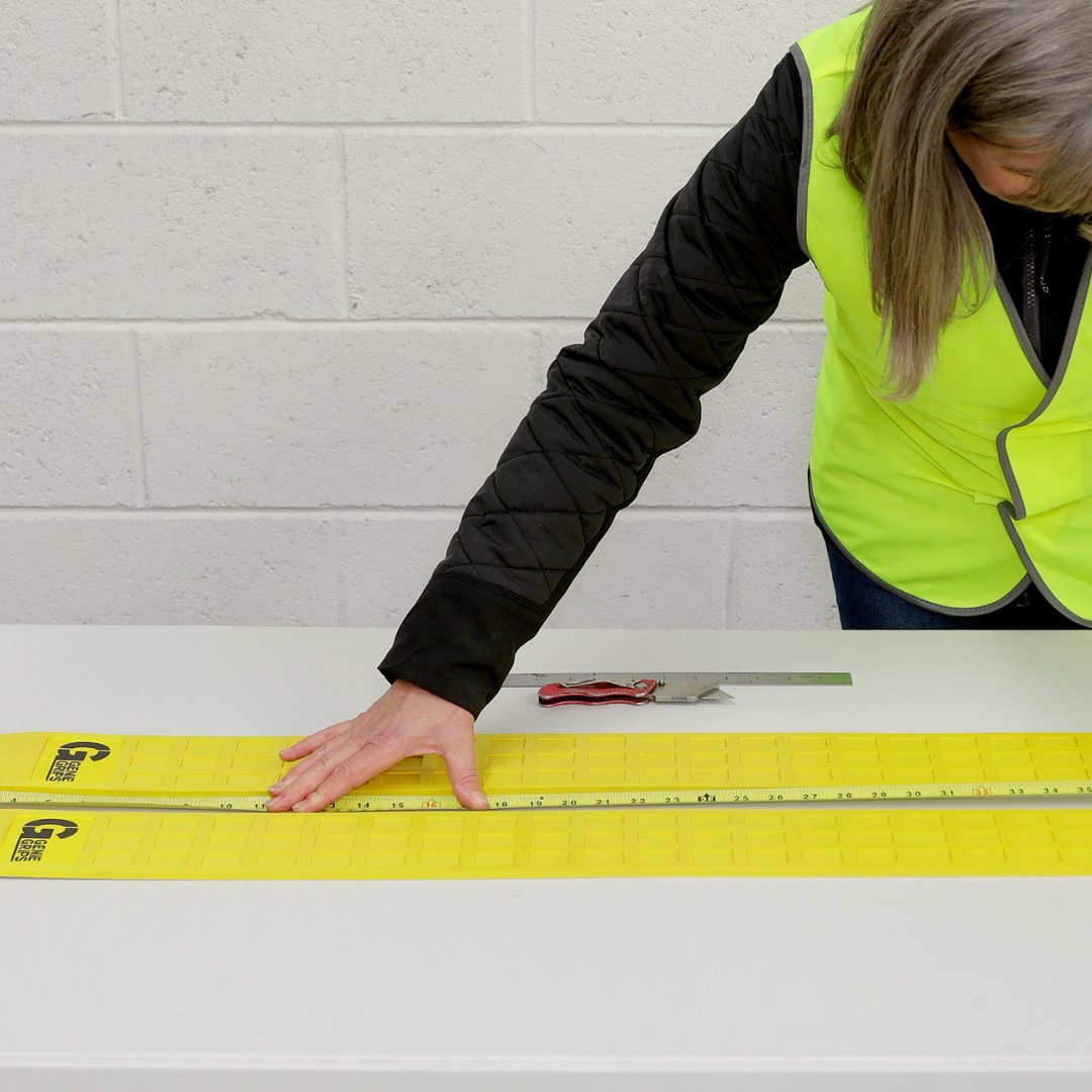 GenieGrips's tweet image. Fitting our Stik-It Pads. ✂️

Trimming the Pad: If tyne is less than 1150mm (45”) the Pad will need to be trimmed. The Pad can be cut using scissors or utility knife. Cut length to tyne measurements. 

#supplychain #logictics #forklifts #australia