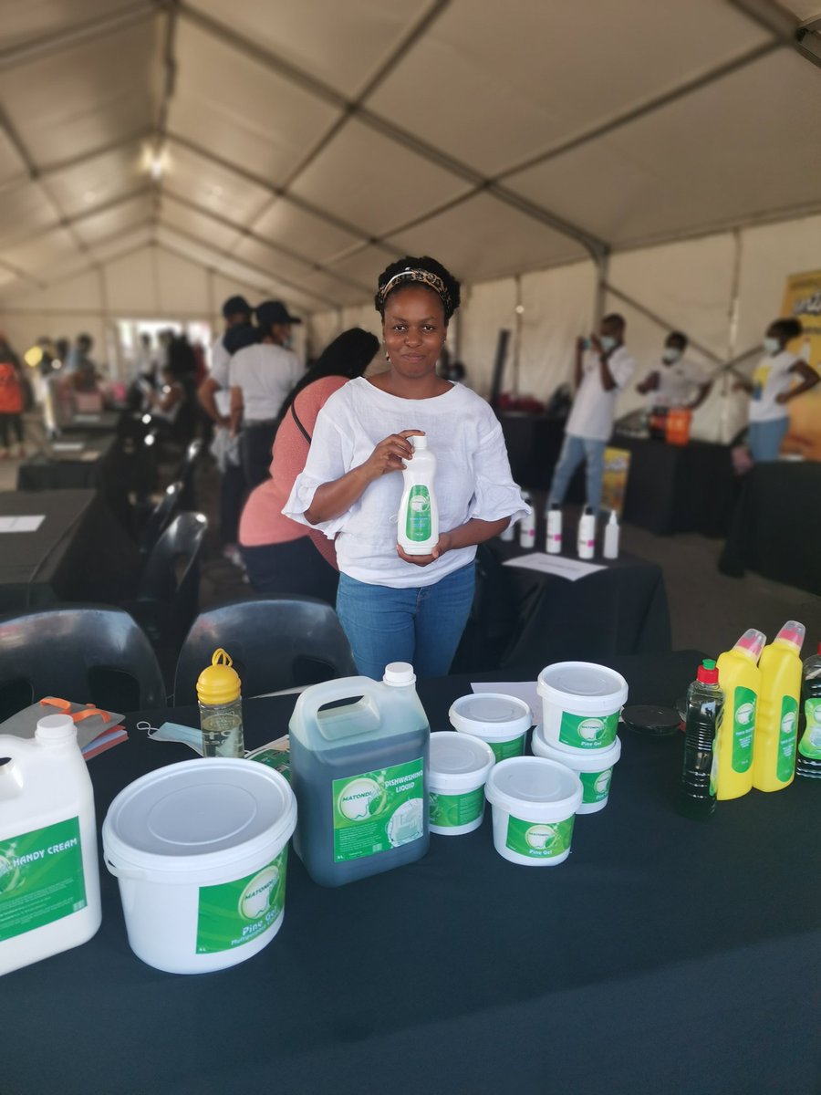 MutheiwanaQueen's tweet photo. #VhuvhambadziDrive We are exhibiting at the entrepreneur day in Mamelodi Regional Mall. If you are around Mamelodi please come buy cleaning detergents. Our detergents range from R25 for to R130 https://t.co/DkrcgOFv04