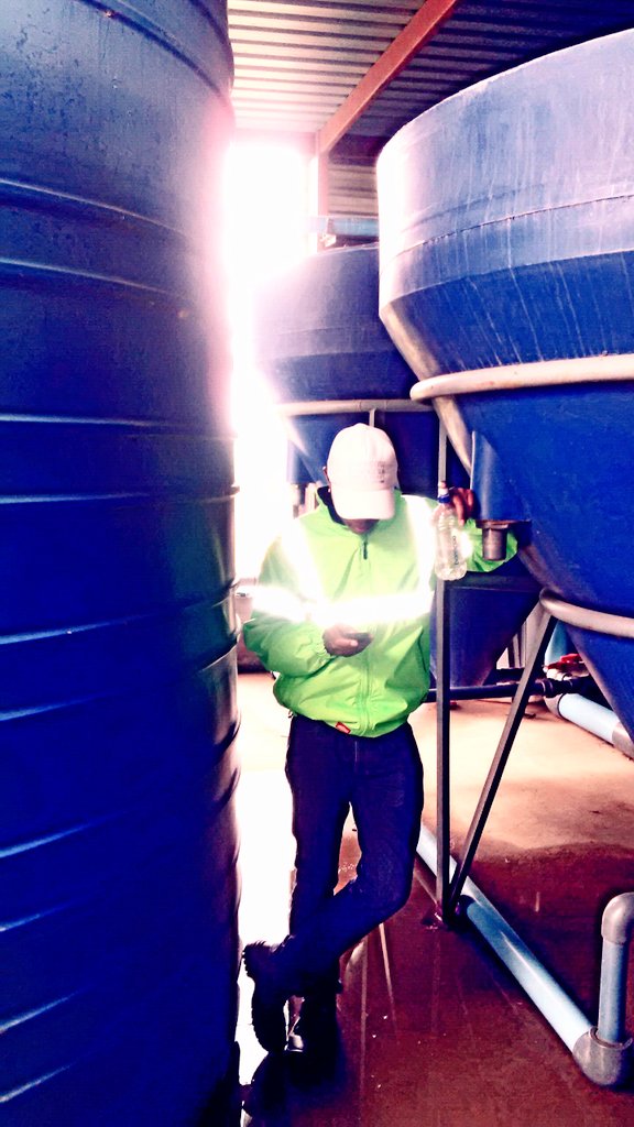 mercySATI's tweet photo. @Phume_the_gal Process controller 👷‍♂️💧 https://t.co/HCVOKfySRt