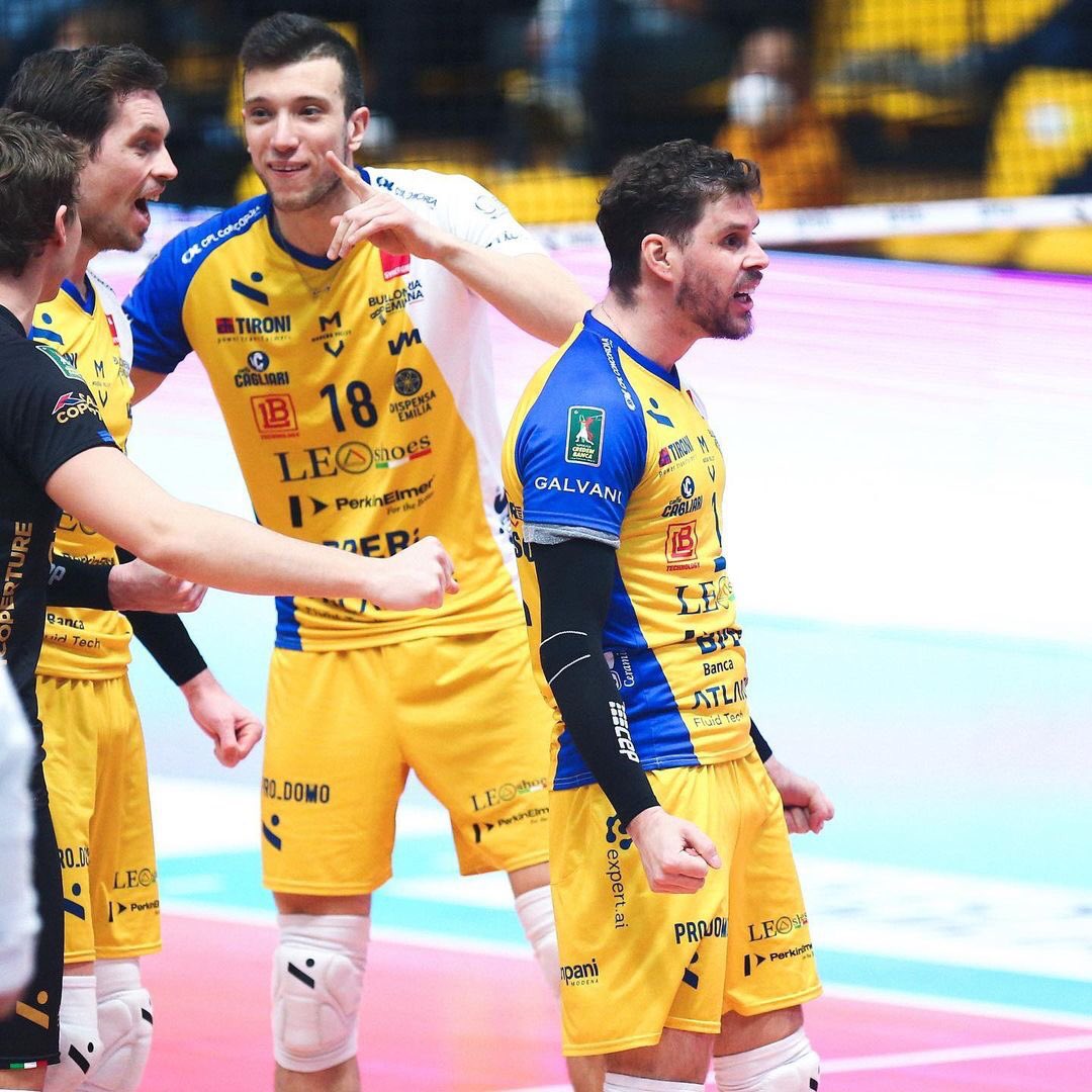 bruninho1news's tweet image. 📸 | “#ModenaRavenna in pics 💛💙”

Modena atualizou seu feed no Instagram.