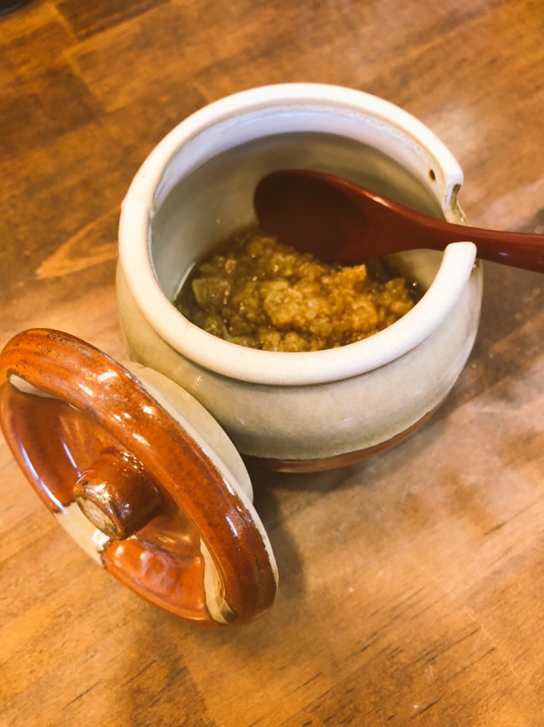 kurodaya_'s tweet photo. 『ライス専用にんにく』
完成しました～🤗👏👏👏

明日よりフォロー画面を提示して『ライス専用にんにく』下さいってお伝えください🙇‍♂️
このにんにくは抜群にライスに合い、マヨネーズをかけると飛べますよ😎
 #横濱家系ラーメン黒田家
 #江別
 #ライス専用にんにく https://t.co/Z9Tdo8x5B8