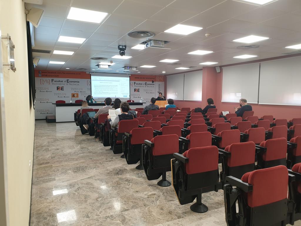 EMPRECOOP's tweet photo. We take off the second day of the II ECGIC with Parallel Sessions: Principles, antecedents, methodologies and foundations of ECG with Dr Mercé Carreras-Solanas as a chair and Sustainability Stretegies with Dr M. Carmen Saorin-Iborra as a chair https://t.co/4qNAt5sy2T