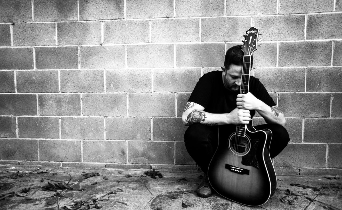 New show! Alabama road warrior Bob Wayne back in Hull for a special solo show. + MG Greaves 
Thursday 31 March, 7.30 pm <a href="/orileyshull/">O'Rileys Hull</a> 
Tix £10 adv. skiddle.com
<a href="/bbcburnsy/">David Burns</a> <a href="/hull_libraries/">Hull Libraries</a> <a href="/livemusicinhull/">Live Music In Hull</a> <a href="/discoverHullEY/">Discover Hull</a> <a href="/outlawcarnies/">Bob Wayne</a>