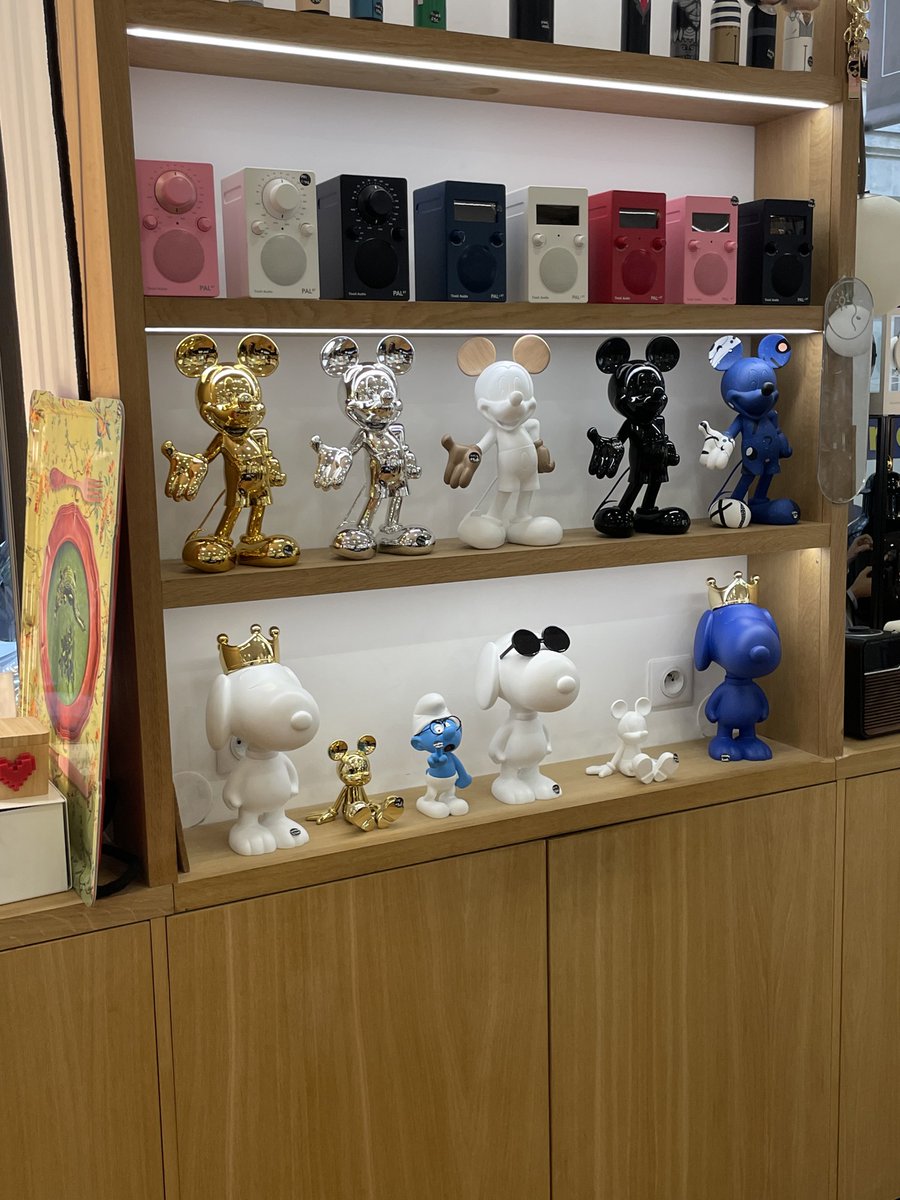 leblondelienne's tweet photo. #LeblonDelienne at Bob Corner in Bordeaux, #France

#BobCorner is a #boutique in the Grands Hommes district of #Bordeaux, who proposes a cutting-edge #design selection that is constantly renewed. 
A selection from small #original #objects to re-editions of key #designpieces. https://t.co/FXaeZfnIw7
