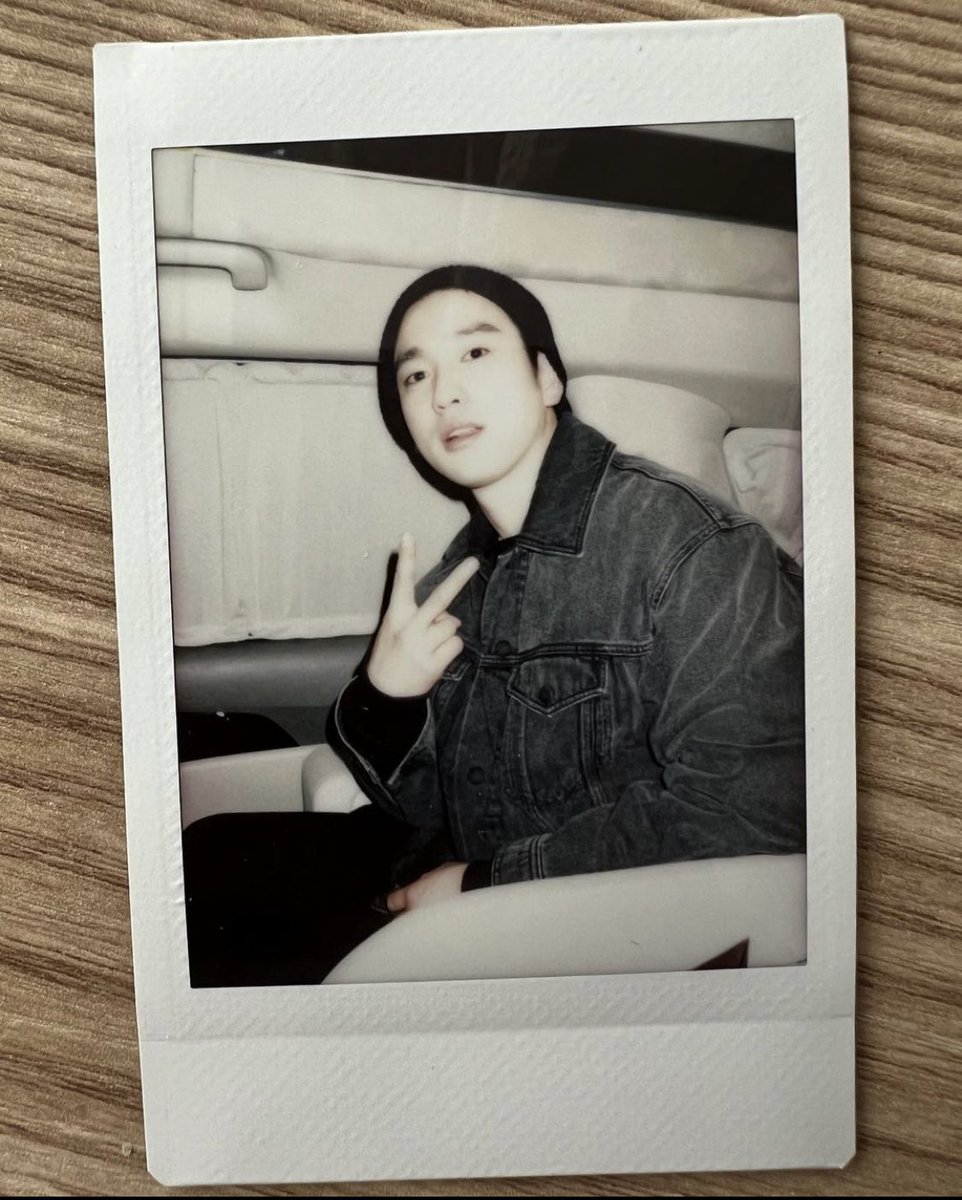 poonniez's tweet photo. กรี๊ดดดด จินยองงง

#jinyoung #진영 https://t.co/eCJSdwTf6l