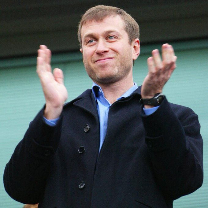 theflankerID's tweet photo. RESMI 🚨

Roman Abramovich telah disanksi oleh Pemerintah Inggris.

Seluruh aset Abramovich, termasuk Chelsea, telah dibekukan.

Chelsea diberi izin khusus oleh Pemerintah Inggris untuk tetap melanjutkan aktivitas sepak bola. Namun, semua hal terkait penjualan ditangguhkan. https://t.co/HMrRl8e0OI