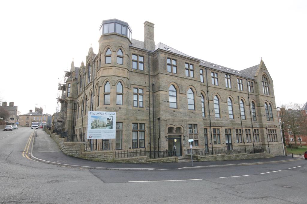 RRDrylining's tweet photo. We love a good #throwbackthursday!

Check out our work on Darwen Arts School which had been abandoned for years before we helped transform it into luxury townhouses and apartments.👷

Call us on 01254 580011 for top quality #plastering and #drylining for your#restoration project. https://t.co/ixeCP8DvQj