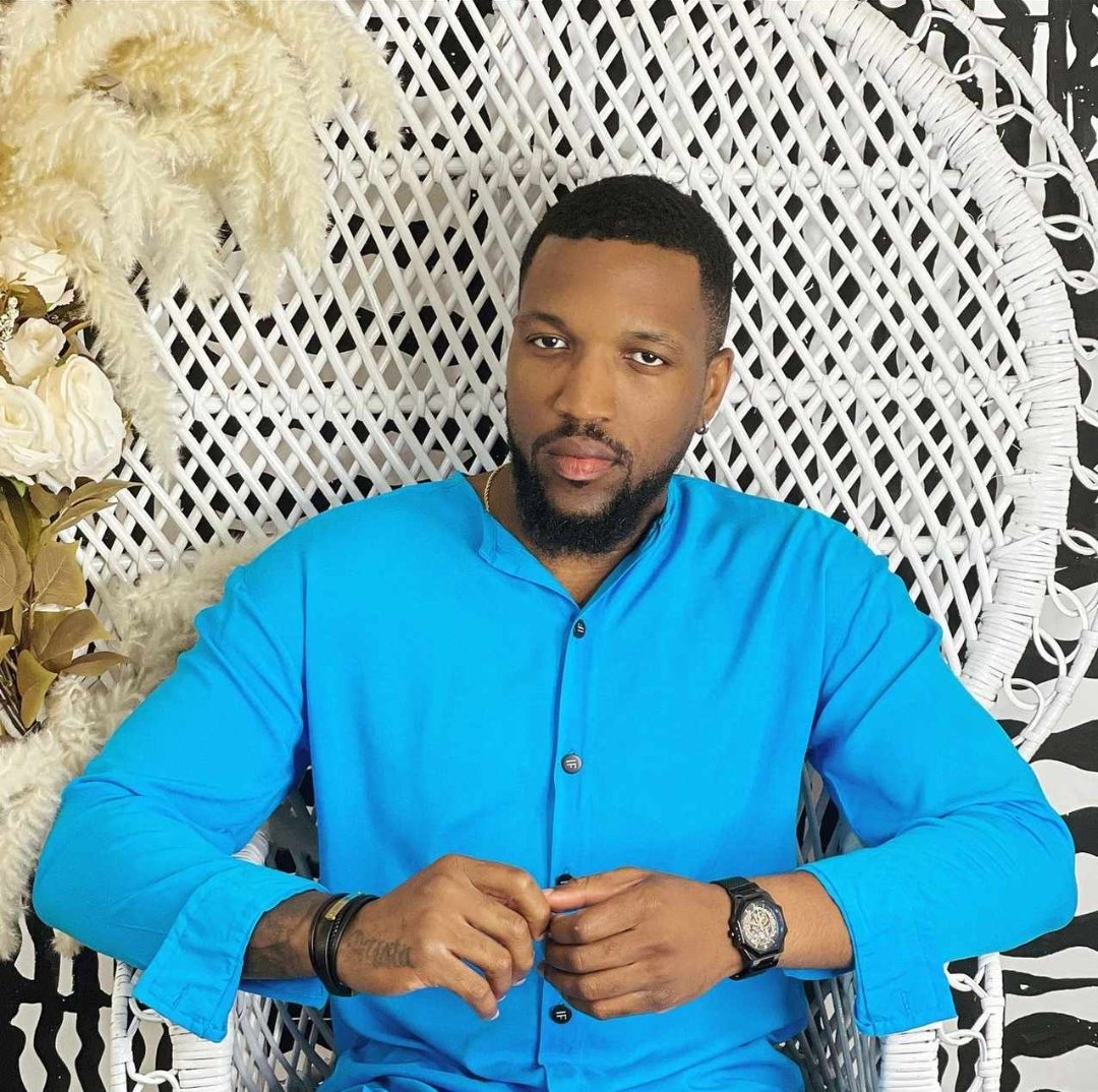cyriacgbogou's tweet photo. Joyeux anniversaire à toi @Angelobusta.

I frais là deh 😂

#Lekiosque225 #Lemaquis225

#Kpakpatoya https://t.co/rRJh7tA1Kt