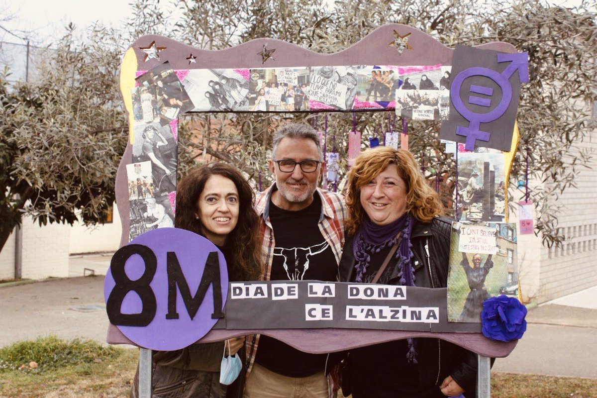 justiciacat's tweet photo. 🟪 Interns i professionals del Centre de Justícia Juvenil Alzina (Palau Solità i Plegamans) també celebren la setmana de les dones. A l’olivera del Centre s'hi han penjat desitjos i reivindicacions socials necessàries per assolir la igualtat real entre homes i dones.  

#8M https://t.co/0UQX6JuxXJ