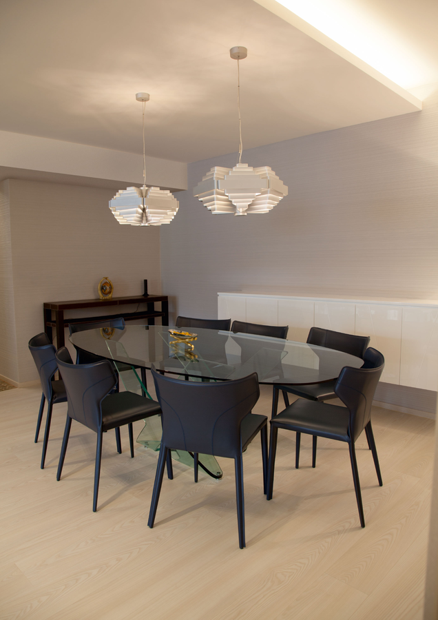 Wever &amp; Ducre J.J.W.042 hanglamp geeft een fraai lichtspel zowel direct/indirect als rondom. Leverbaar in zilver aluminium en goud. Afmeting Ø560 en 332mm
dirkslichtadvies.nl/nl/jjw042-hang…
#weverenducre