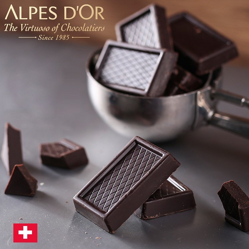 Thursday treats 😍

#AlpesdOr #LoveAlpesdOr #luxury #Swiss #chocolate #Thursdaytreats
