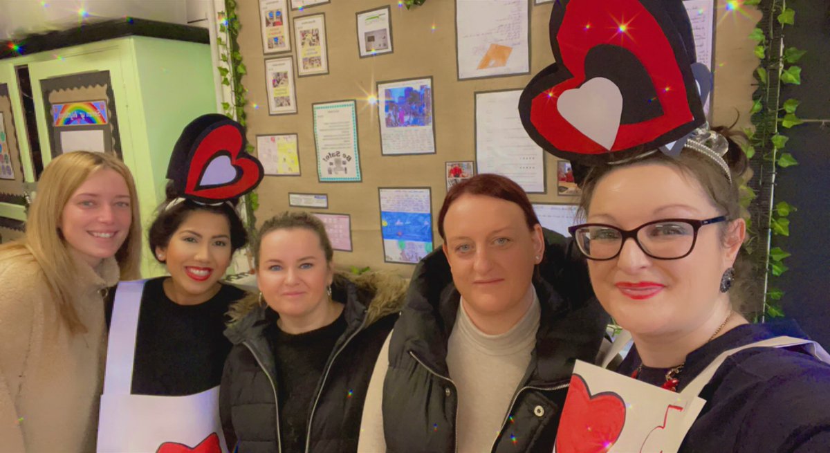 BubsyTownhill's tweet photo. A huge thank you to these super mums for coming in and reading to our class today #tcsyear4 #TCSLLC https://t.co/CexkElvxxW