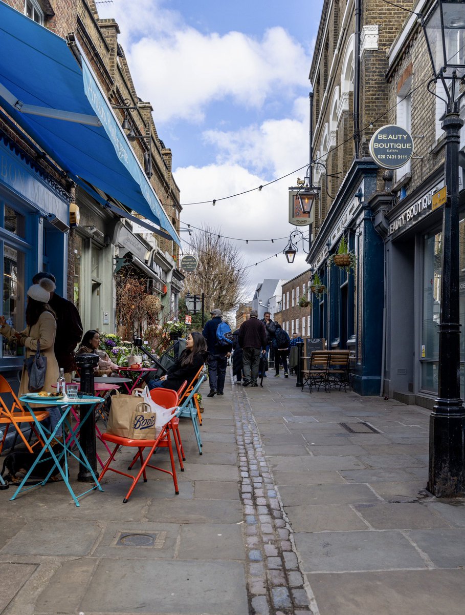 the_perfexp's tweet photo. Good Morning, Hampstead. 📍Flask Walk. #Hampstead #london #CanonR5 #flaskwalk https://t.co/08kHCY4YRO
