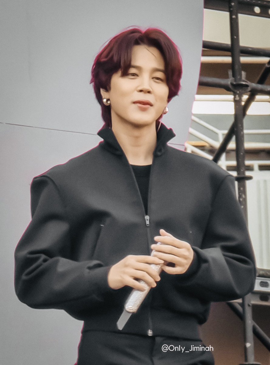 lamamiiiix's tweet photo. Apreciem este homem, apenas apreciem Park Jimin 

#JIMIN #PTD_ON_STAGE_SEOUL https://t.co/1nf5u8wu1i