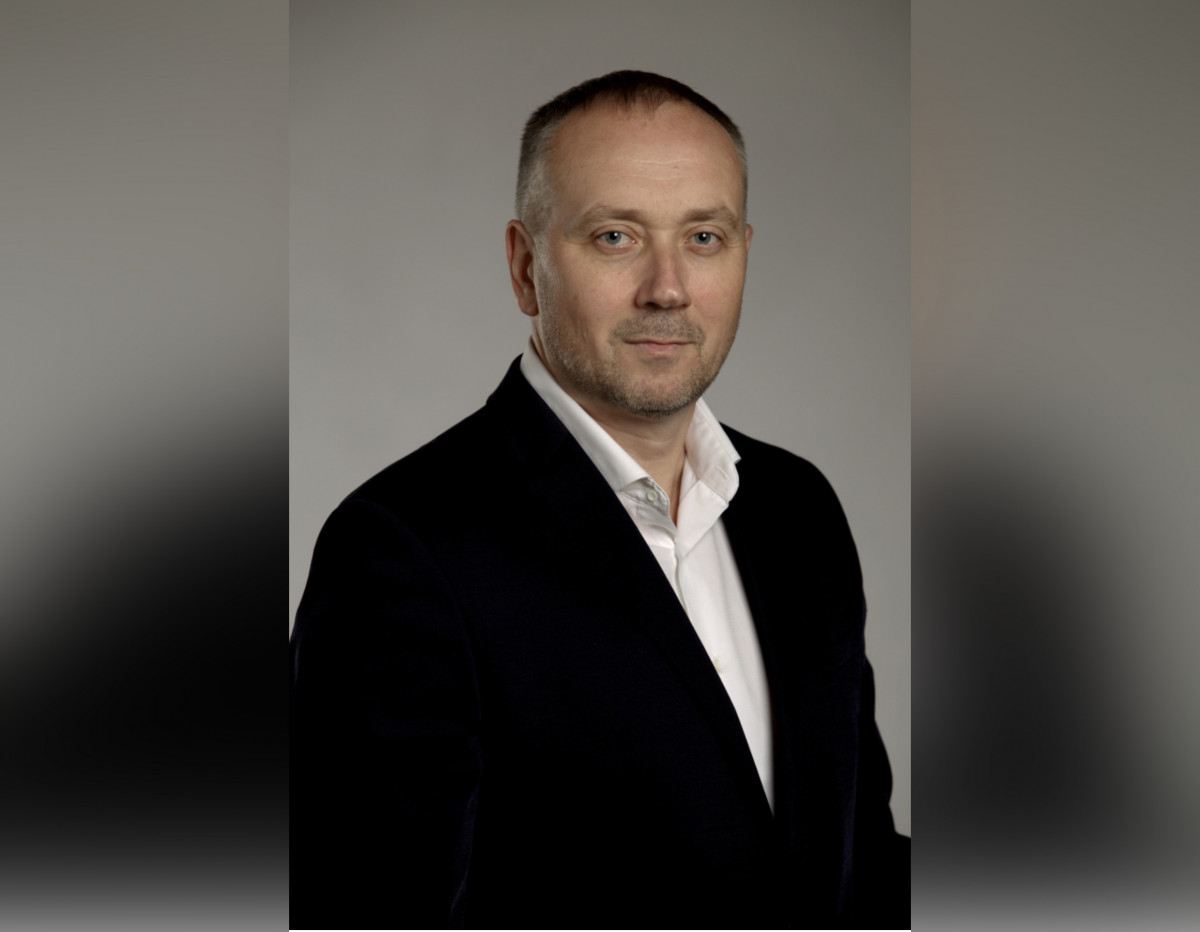 Музыкант из Нижнего Новгорода Сергей Шахин написал песню в поддержку российских военных.
Композитор уверен в том, что, если на радио и телевидении будет больше аналогичных композиций, то страна быстрее вернет себе уважение и могущество.
vremyan.ru/news/485125