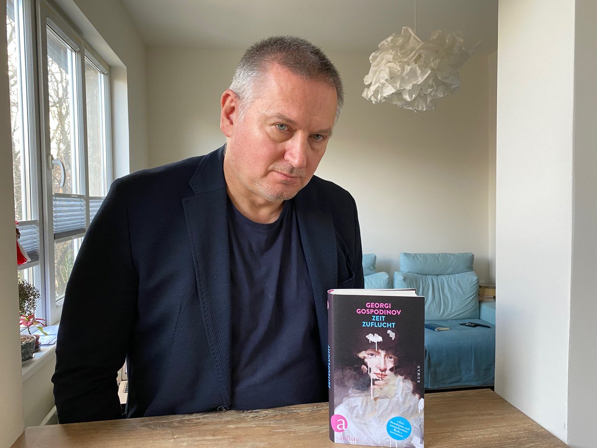 Zeitzuflucht is here... The book finishes with what happens now. Hope it could help and console or just try to explain dissolving face of the world.
#aufbau