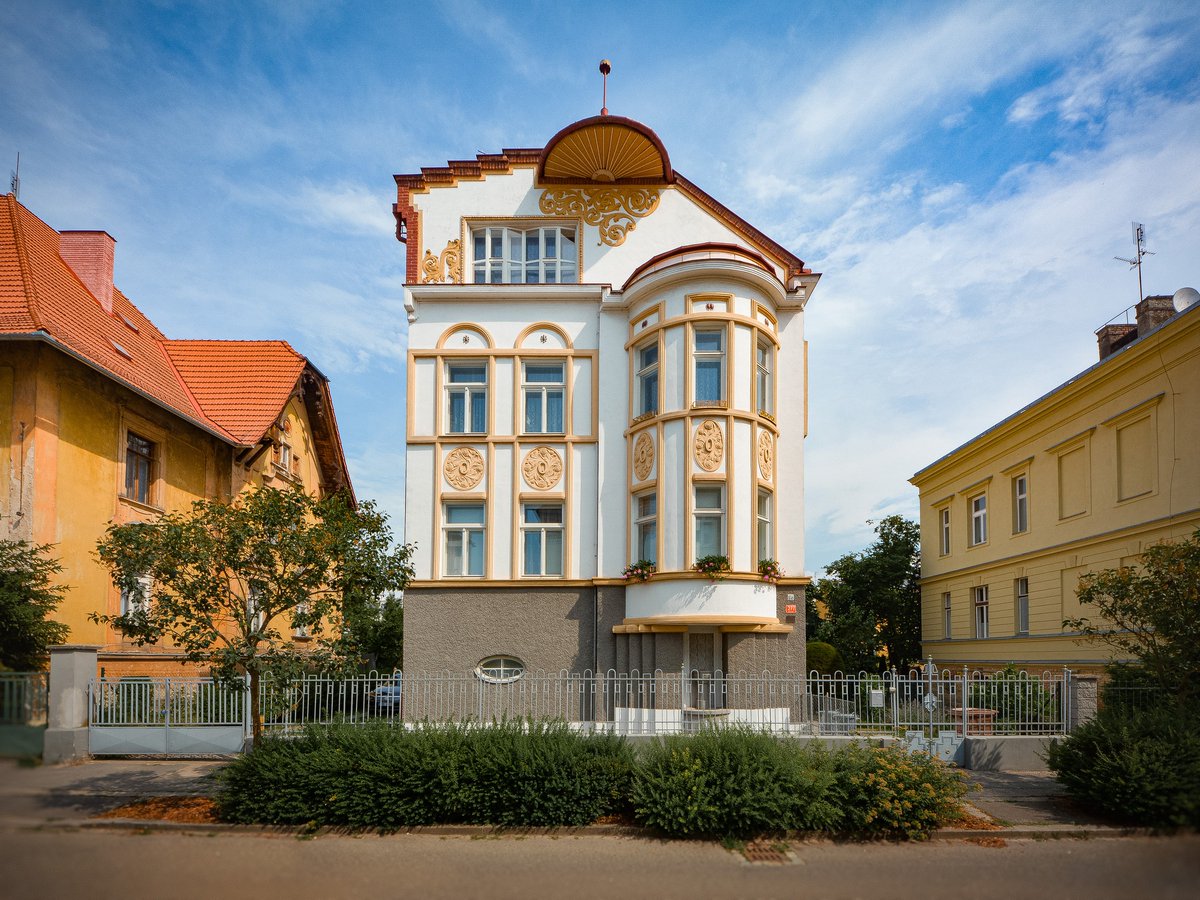 OlomoucTourism's tweet photo. Zajímáte se o olomoucké vily? Na Informačním centru máme pro vás kapesního průvodce zdarma. Stavte se.
#Olomouc #tourism #vily https://t.co/XU2HEgBcM8