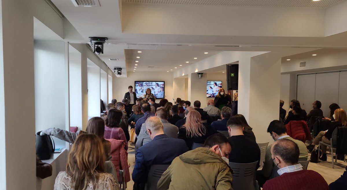 AXASegurosEs's tweet photo. "Los seguros de Previsión Social Colectiva son adecuados para cualquier tipo de empresa, hay que desterrar el mito de que solo son para grandes empresas. Retienen el talento y refuerzan el salario emocional", afirma Ricardo Ruiz, responsable de PSC en AXA 
#seguros #empresas https://t.co/H8LzAdeLFT