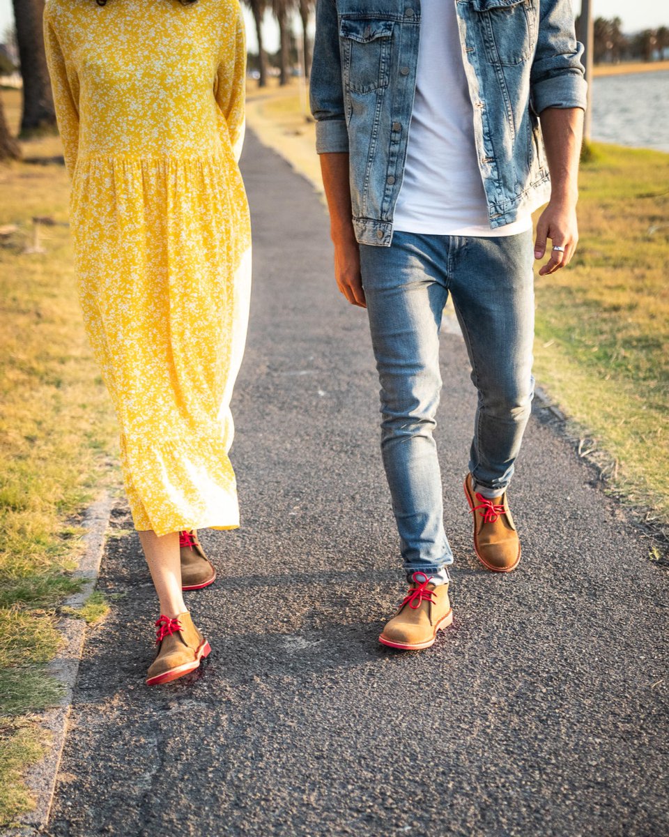 VeldskoenI's tweet photo. Blue skies and colourful soles!
Time to start getting out and about and getting your soul reinvigorated.
#howiwearmine #colouryoursole #colourfulsoles #vellies #desertboot #chelseaboot #chukka #soulstation
https://t.co/ikZbFvzuU8 https://t.co/d2iP3Ty6T4